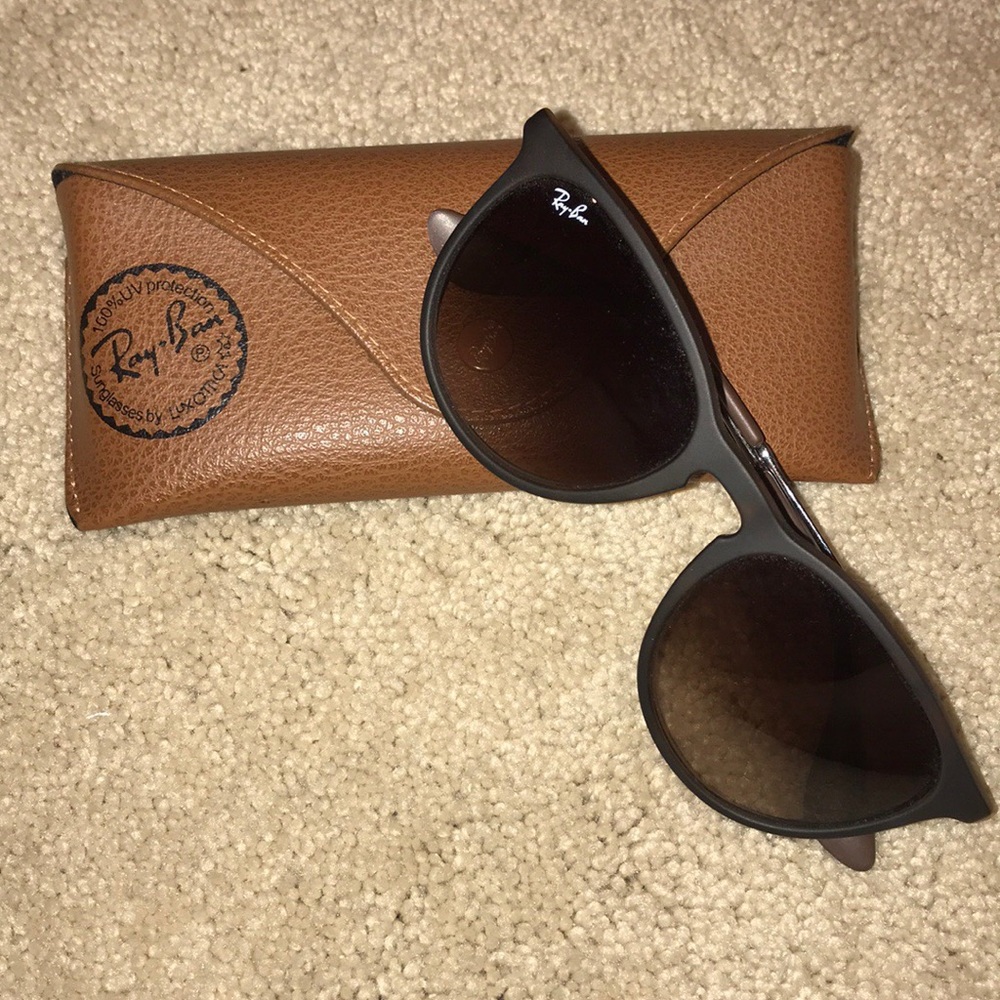 Ray Ban Sunglasses - Erika Classic